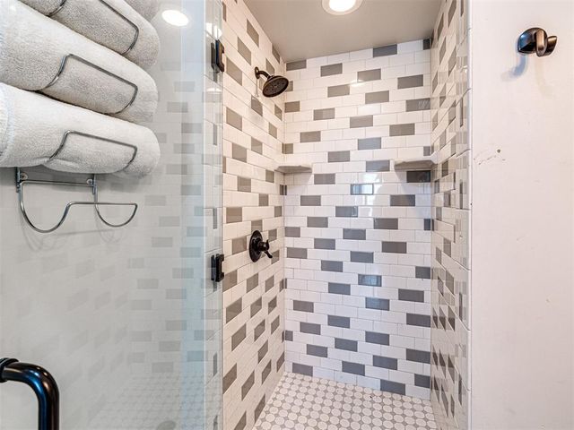 76 Lower Greenway, Carlton Landing, OK 74432