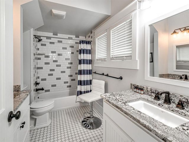 76 Lower Greenway, Carlton Landing, OK 74432