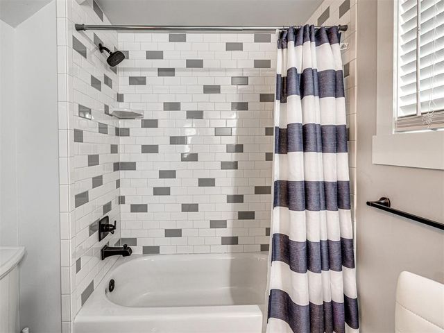 76 Lower Greenway, Carlton Landing, OK 74432