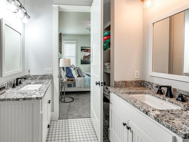 76 Lower Greenway, Carlton Landing, OK 74432