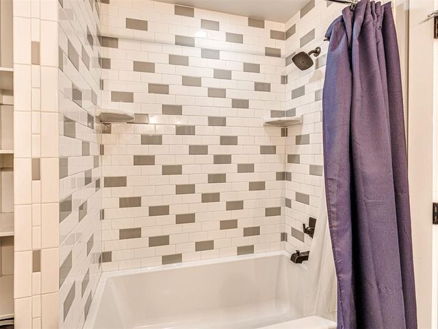 76 Lower Greenway, Carlton Landing, OK 74432