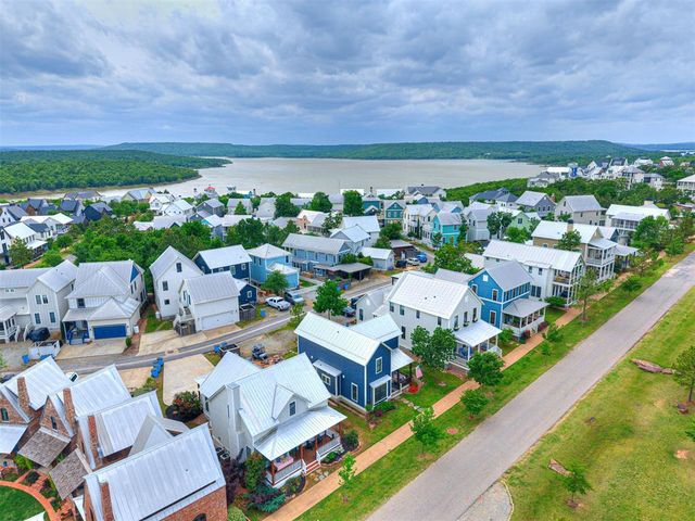 76 Lower Greenway, Carlton Landing, OK 74432