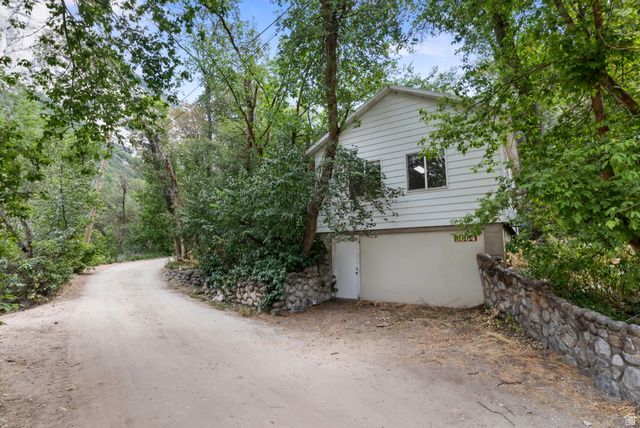 5004 E WASATCH RESORT RD, Sandy, UT 84092
