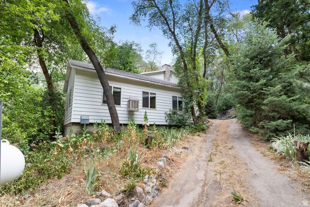 5004 E WASATCH RESORT RD, Sandy, UT 84092