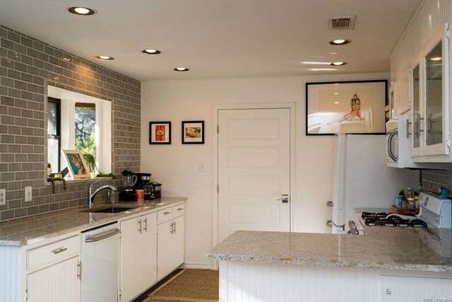 810 Oakwood, San Marcos, TX 78666