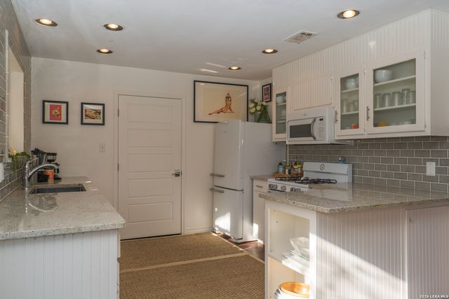810 Oakwood, San Marcos, TX 78666