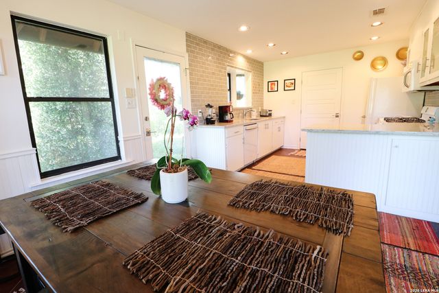 810 Oakwood, San Marcos, TX 78666
