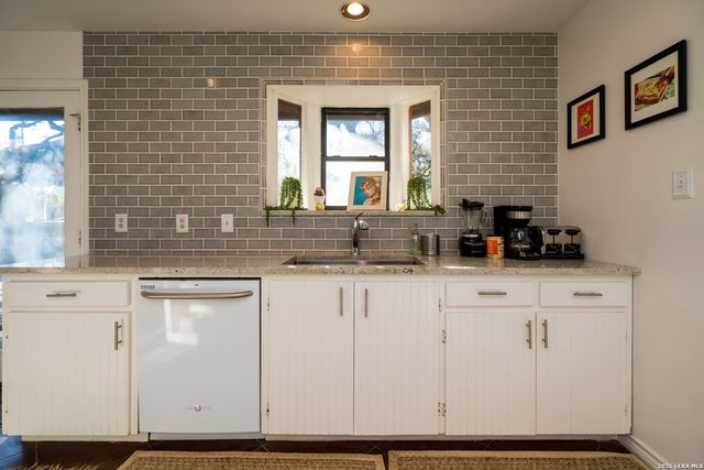 810 Oakwood, San Marcos, TX 78666