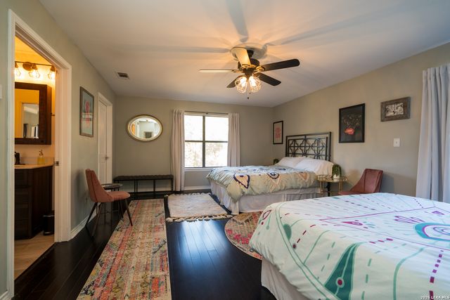810 Oakwood, San Marcos, TX 78666