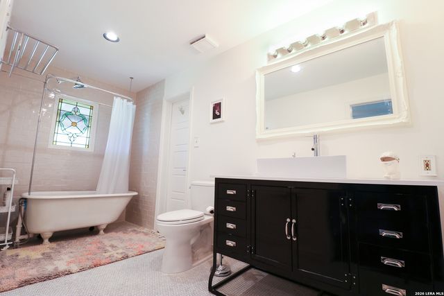 810 Oakwood, San Marcos, TX 78666