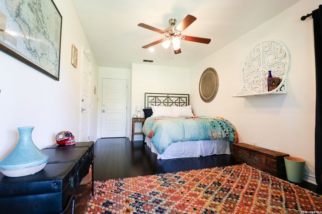 810 Oakwood, San Marcos, TX 78666