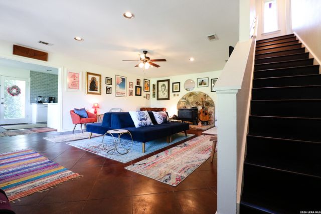 810 Oakwood, San Marcos, TX 78666