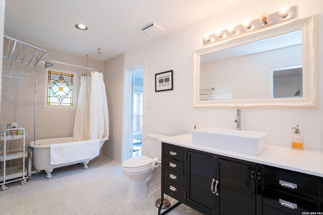 810 Oakwood, San Marcos, TX 78666