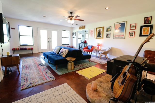 810 Oakwood, San Marcos, TX 78666