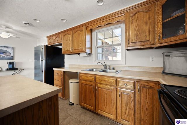 1292 E Gap Hill Road, Cub Run, KY 42729