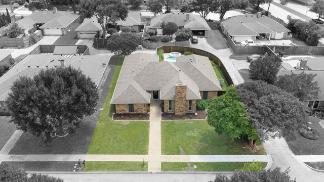 2202 Silver Holly Lane, Richardson, TX 75082