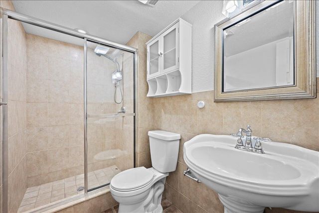 190 Lake Evelyn Drive 190, West Palm Beach, FL 33411