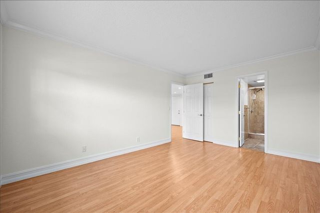 190 Lake Evelyn Drive 190, West Palm Beach, FL 33411