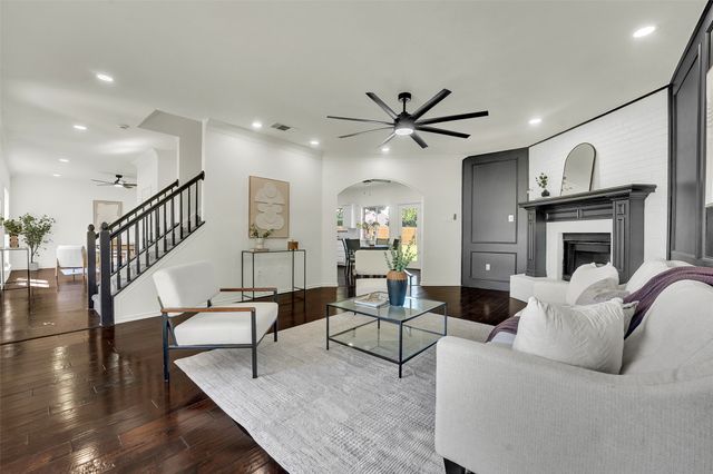 709 Teresa Drive, Desoto, TX 75115