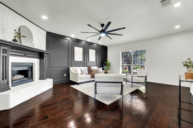 709 Teresa Drive, Desoto, TX 75115