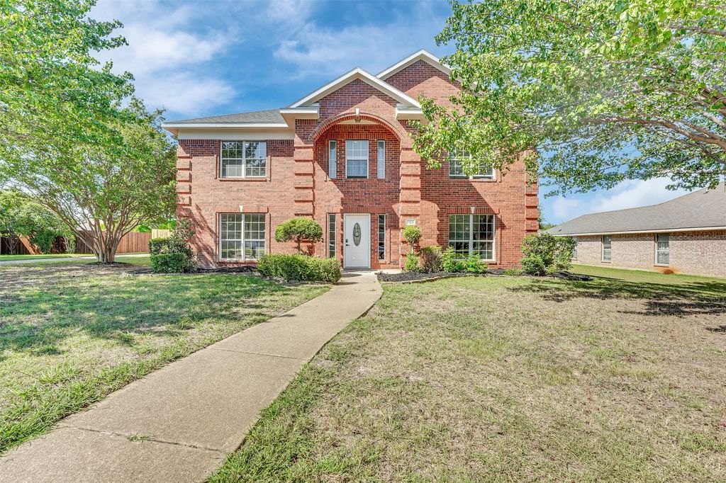 709 Teresa Drive, Desoto, TX 75115