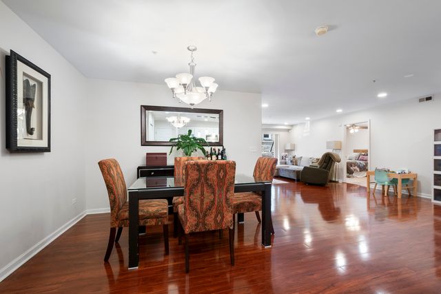8000 Kilpatrick Avenue 2E, Skokie, IL 60076