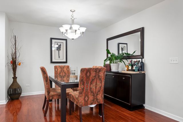 8000 Kilpatrick Avenue 2E, Skokie, IL 60076