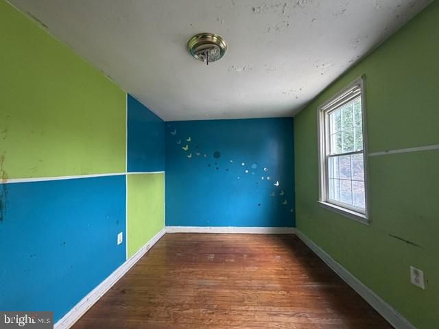 8648 OAK RD, Baltimore, MD 21234
