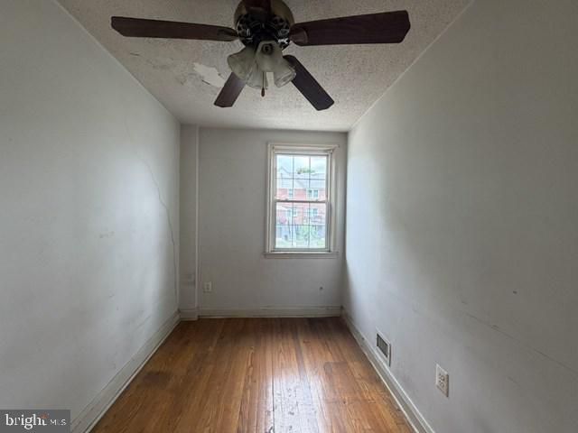 8648 OAK RD, Baltimore, MD 21234