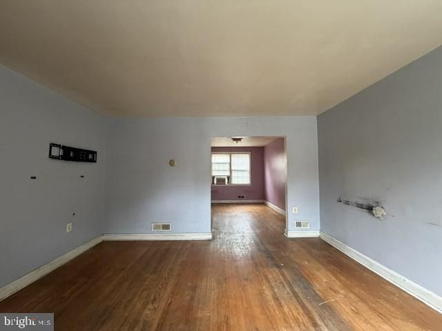 8648 OAK RD, Baltimore, MD 21234