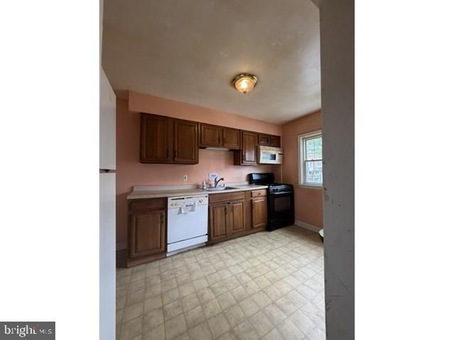 8648 OAK RD, Baltimore, MD 21234