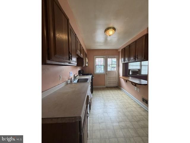 8648 OAK RD, Baltimore, MD 21234