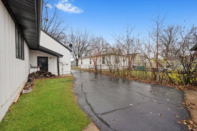 1317 Waverly Place, Joliet, IL 60435