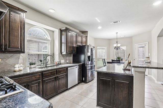 1325 Desert Barrel Drive, Fort Worth, TX 76177