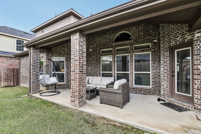 1325 Desert Barrel Drive, Fort Worth, TX 76177