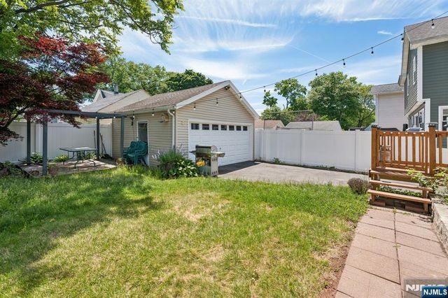 14 Chestnut Terrace, Bloomfield, NJ 07003