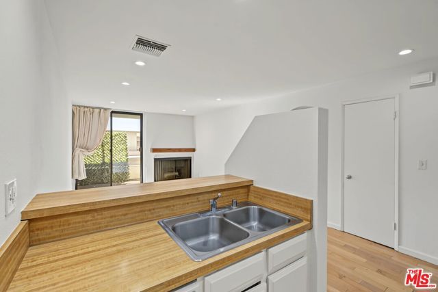 740 N Kings Road 314, West Hollywood, CA 90069