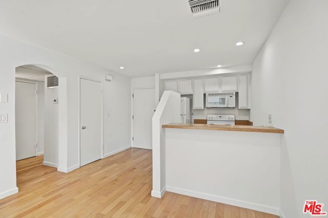 740 N Kings Road 314, West Hollywood, CA 90069