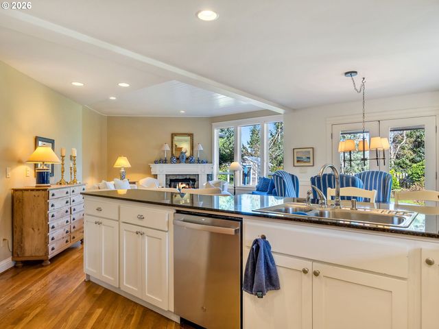 2537 PINE RIDGE Dr, Gearhart, OR 97138
