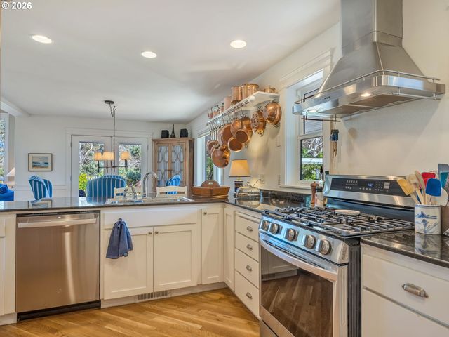 2537 PINE RIDGE Dr, Gearhart, OR 97138