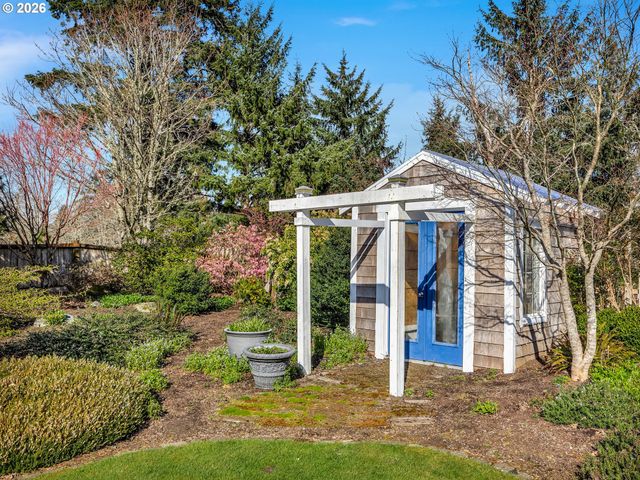2537 PINE RIDGE Dr, Gearhart, OR 97138
