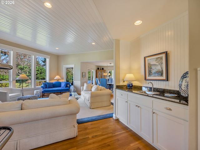 2537 PINE RIDGE Dr, Gearhart, OR 97138