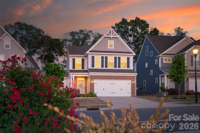 3881 Center Place Drive, Harrisburg, NC 28075
