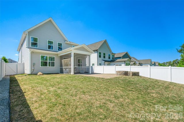3881 Center Place Drive, Harrisburg, NC 28075