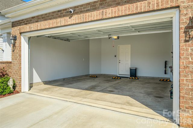 3881 Center Place Drive, Harrisburg, NC 28075