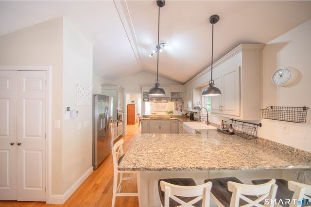 11 South Ridge Road, East Lyme, CT 06357