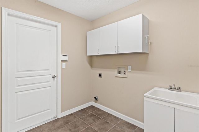 1803 OTTERS POND ROAD, Fruitland Park, FL 34731