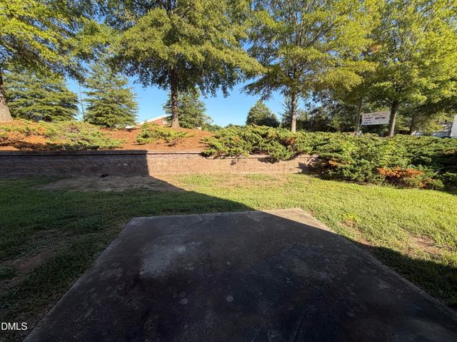 8 Duck Pond Court, Durham, NC 27703