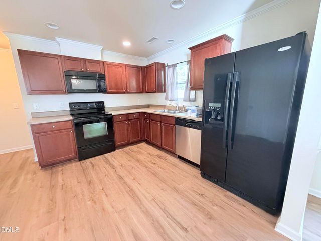 8 Duck Pond Court, Durham, NC 27703