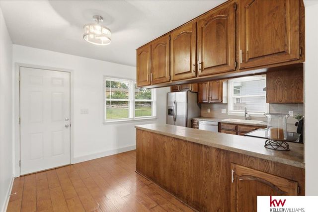 723 Dublin Drive, Papillion, NE 68046